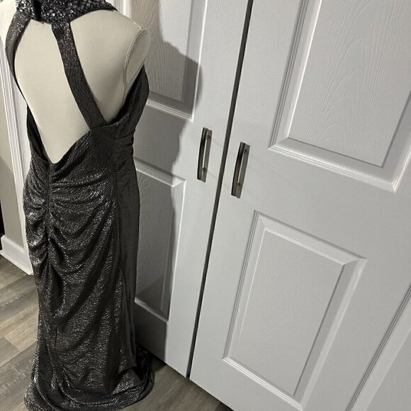 Beautiful gray Sparkling Halter Evening Gown With Sequins Around The Neck Sz 12 - Picture 10 of 10